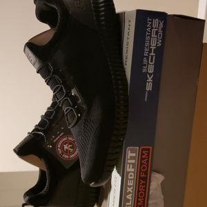 Men Sketchers Slip Resistant